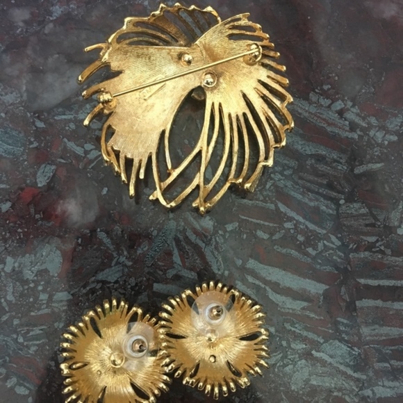 Gold Pin and Earrings set by Monet - Picture 2 of 2